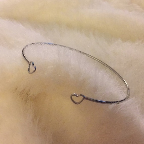 Dorashop Jewelry - ❤️Sale❤️minimalist heart bracelet cuff